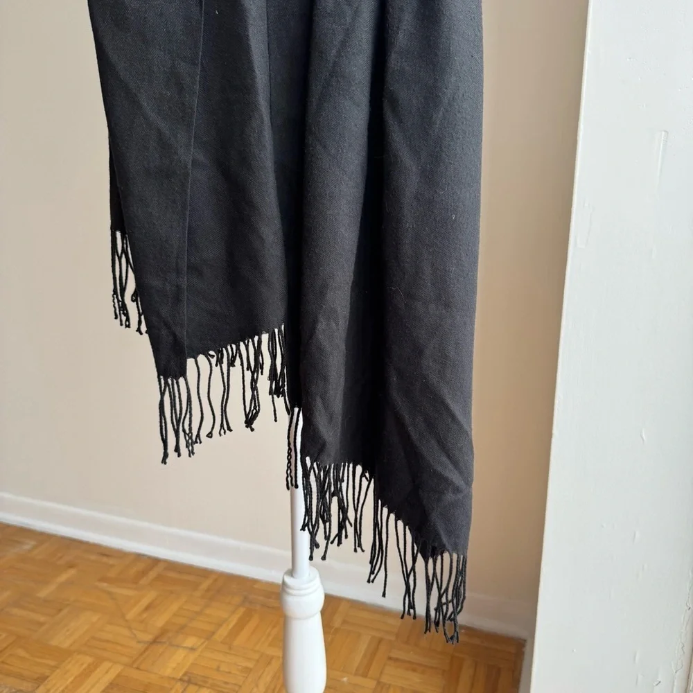 Luxurious Black Cashmere Scarf